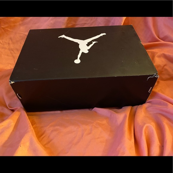 AIR JORDAN 11 RETRO LOW GS 'TUXEDO' - Picture 11 of 11